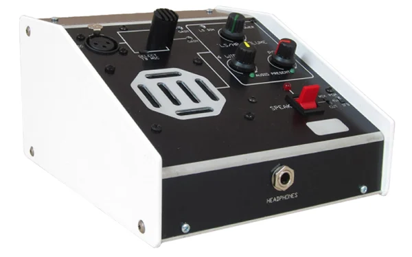 The Glensound GS-FW023 Intercoms using 4-wire topography are often used in broadcast environments, particularly in outside broadcasting.