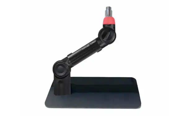 Soporte de mesa Biquad con brazo negro y collar de acento rojo