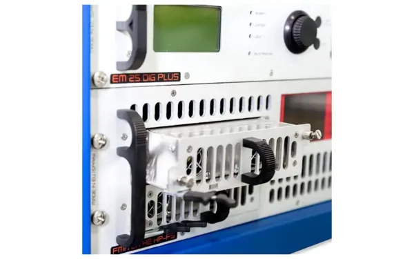 OMB EM 2000 HE DIG PLUS HPPS 2kW FM transmitter with hot-plug amplifier module