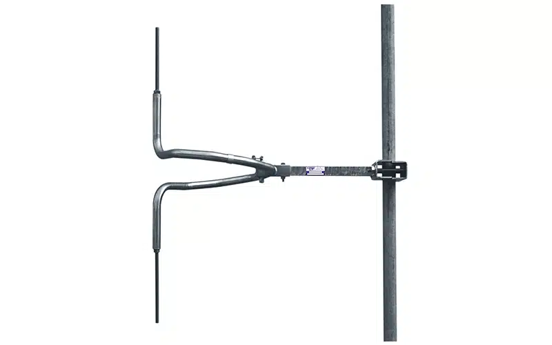 The Label Italy AKG/8 stainless-steel circular-polarized narrowband antenna can be factory tuned to any frequency within the FM broadcast band of 87.5 to 108 MHz.
