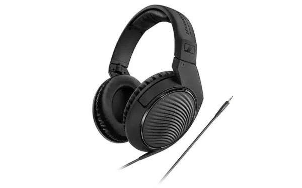 The Sennheiser HD 200 PRO monitoring headphones deliver powerful studio sound wherever you are.
