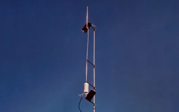 Isotron 400 AM Antenna compact AM broadcast antenna