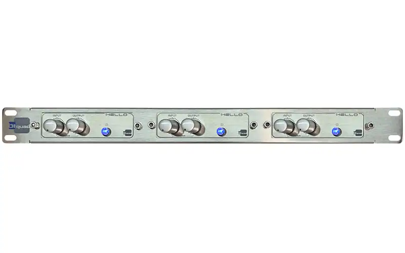 Panel frontal del híbrido telefónico de tres líneas Biquad Hello 3 con controles de entrada y salida