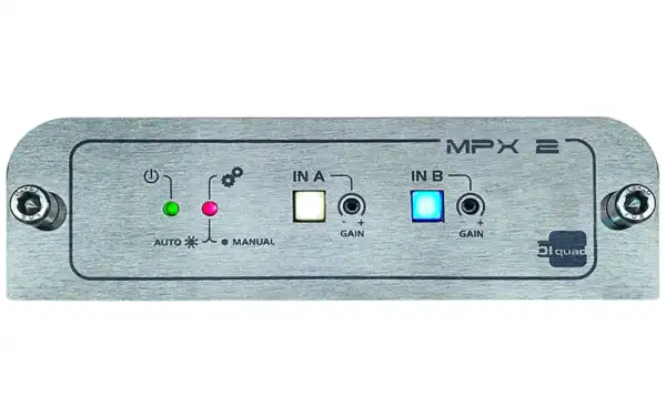 Panel frontal de la unidad de detección de silencio Biquad MPX-2 con controles AUTO/MANUAL y IN A/IN B